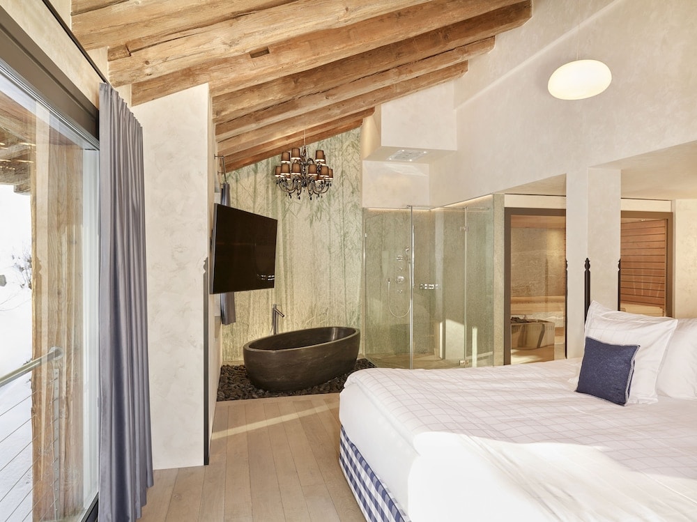 Hotel Firefly
