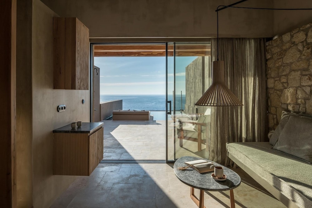 Acro Wellness Suites - Adults Only