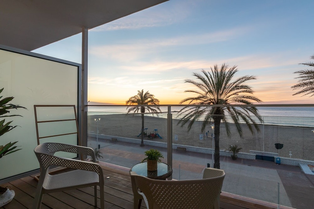 Meraki Beach Hotel - Adults Only