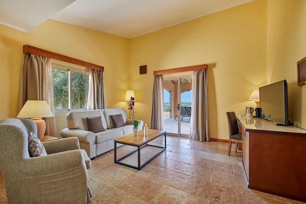 Pula Suites Boutique Resort