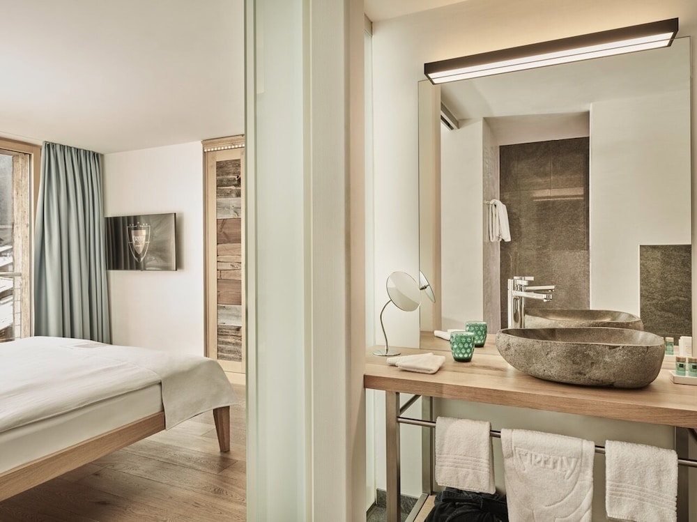 Hotel Firefly
