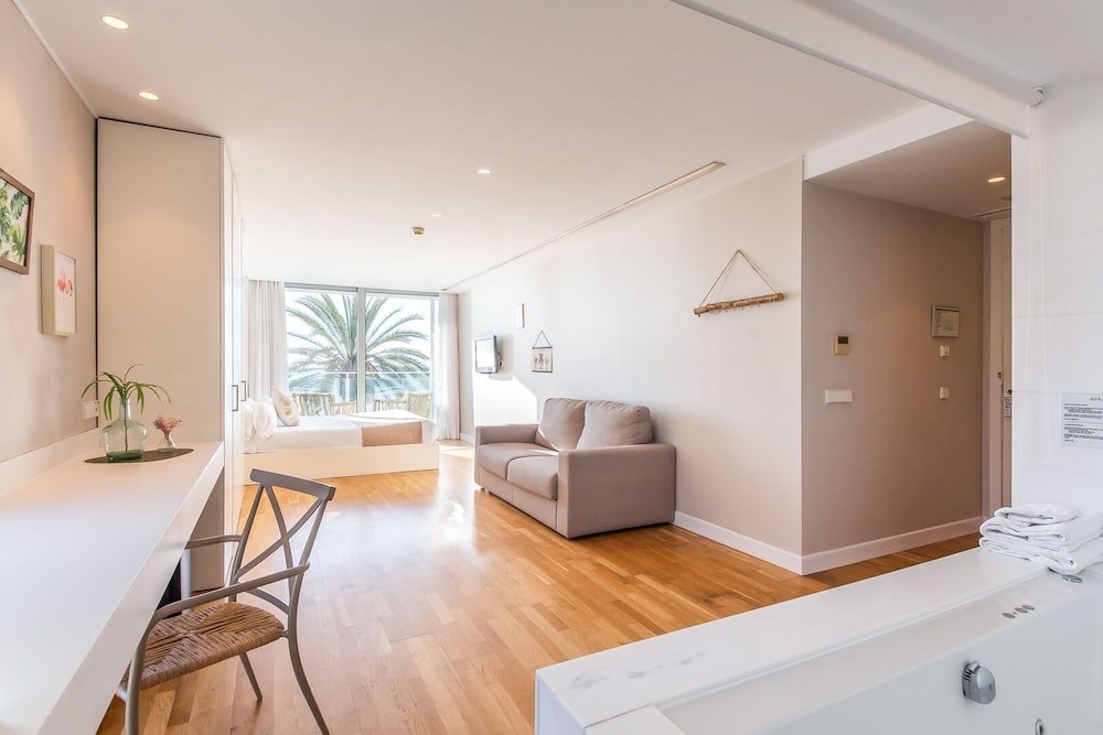 Meraki Beach Hotel - Adults Only