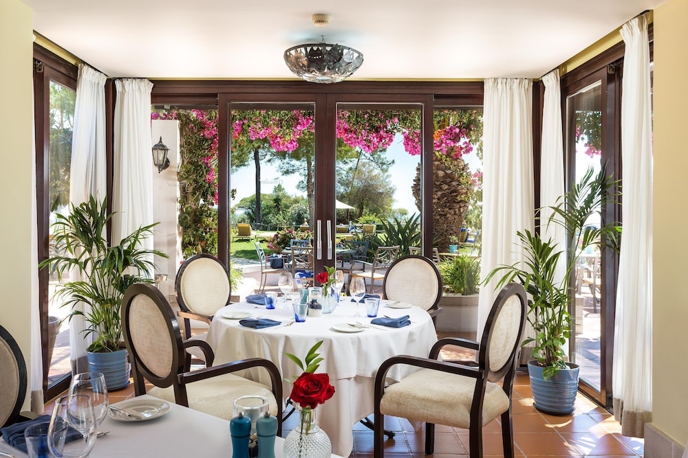 Pine Cliffs Ocean Suites, a Luxury Collection Resort & Spa