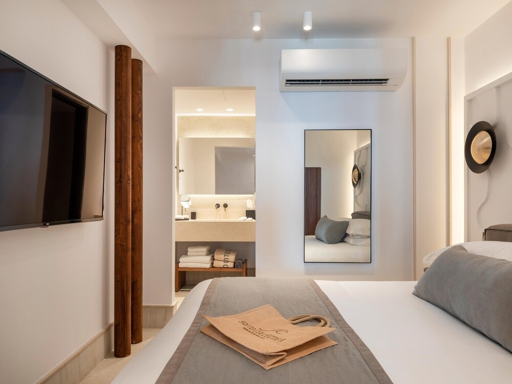 Santo Pure Oia Suites & Villas